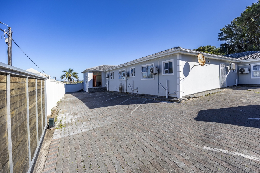 Commercial Property for Sale in Sunnyridge Eastern Cape